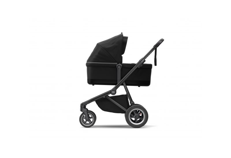 THULE SLEEK MIDNIGHT BLACK ON BLACK S KORBIČKOU městský kočárek - 1 THULE SLEEK MIDNIGHT BLACK ON BLACK S KORBIČKOU městský kočárek - 1